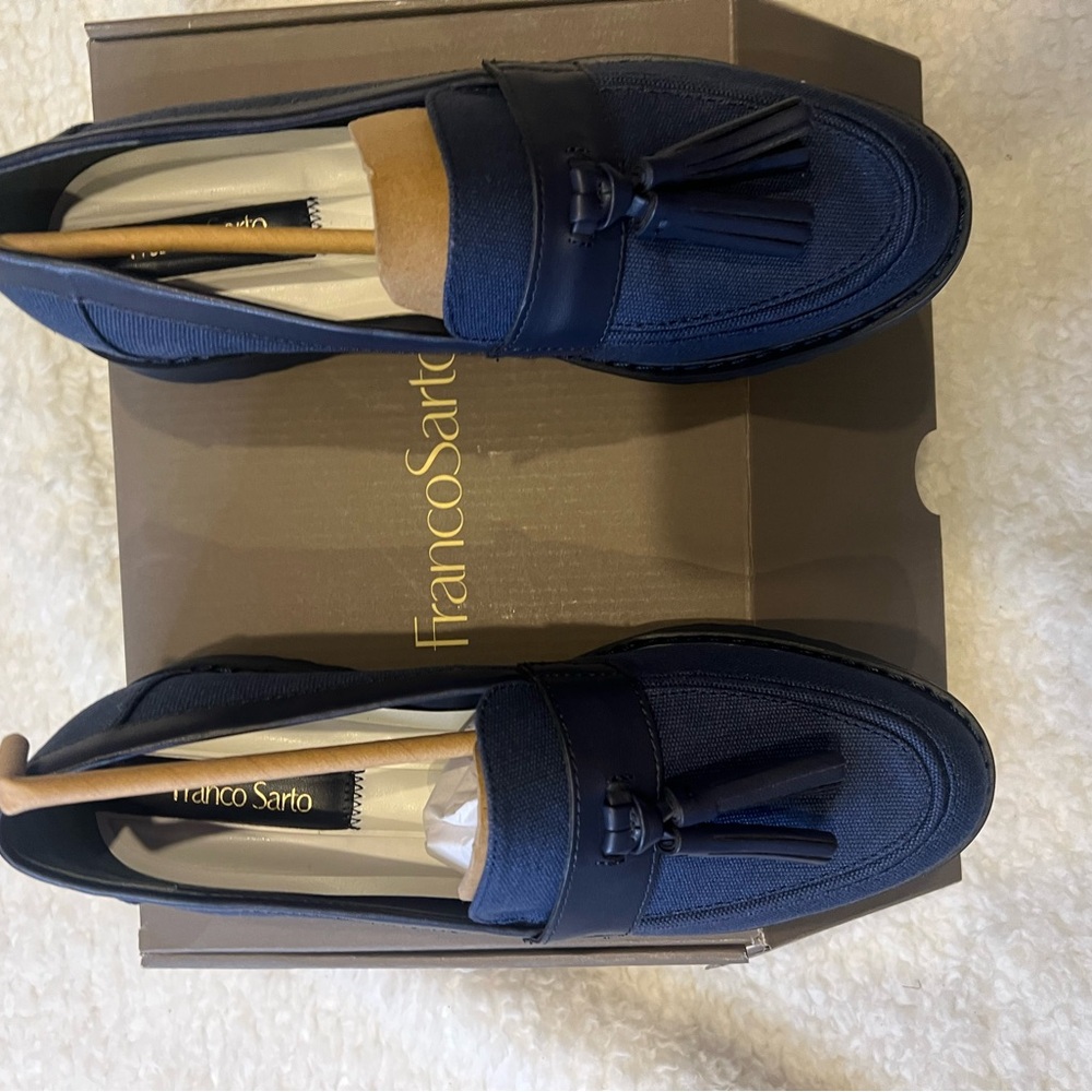 NWT: Franco Sarto Women’s Size 7.5  Dark Blue Tassel Loafers